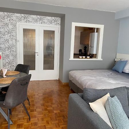 Studio Direct Aan Het Hoofdstrand Van Oostende - Naast Casino Apartment Екстериор снимка