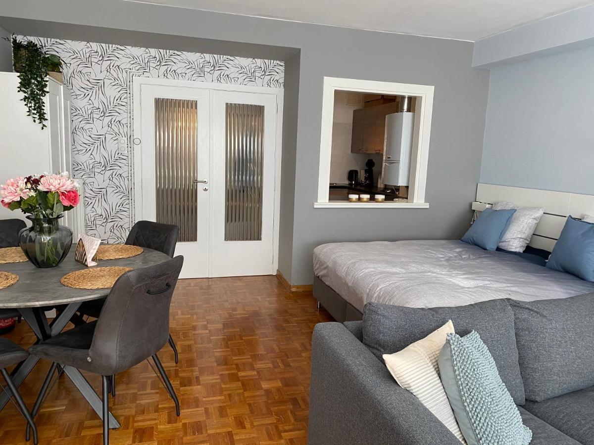 Studio Direct Aan Het Hoofdstrand Van Oostende - Naast Casino Apartment Екстериор снимка