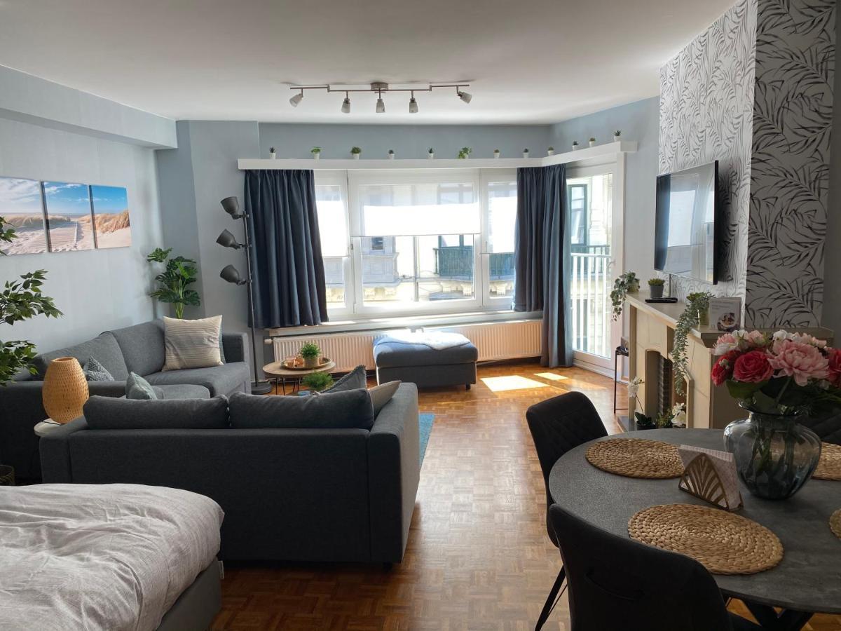 Studio Direct Aan Het Hoofdstrand Van Oostende - Naast Casino Apartment Екстериор снимка